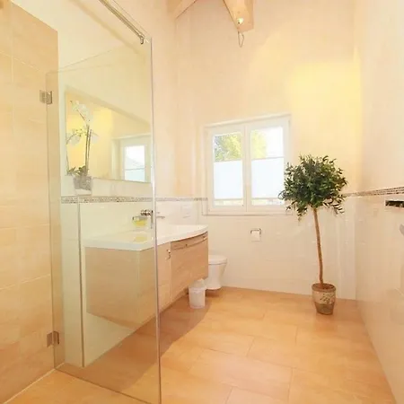 Chalet Mit Privater Fitness Und Spa 公寓 *